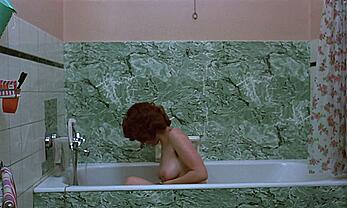 Actress - Delphine Seyrig: Movie - Jeanne Dielman, 23 Quai du Commerce, 1080 Bruxelles